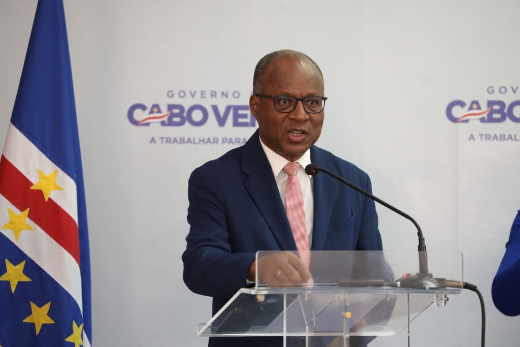 PM ANUNCIA MEDIDAS FACE À CRISE INTERNACIONAL