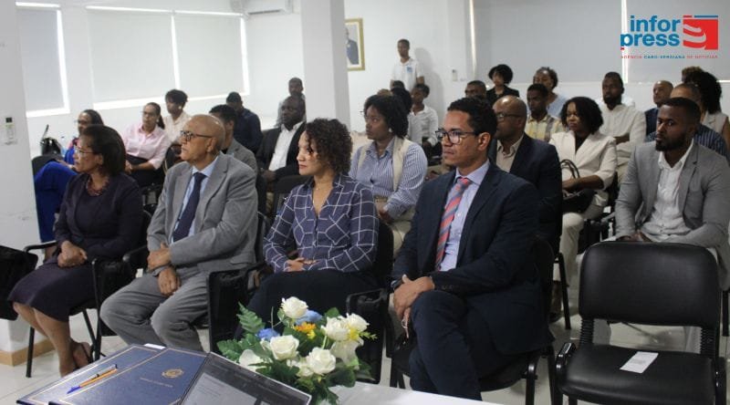 CABO VERDE RECEBE SISTEMA DE INFORMAÇÃO DA JUSTIÇA  