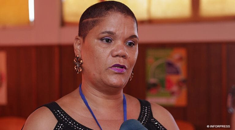 BRAVA: LÍGIA HERBERT REFORÇA DIÁLOGO COM PROFESSORES E EDUCADORES