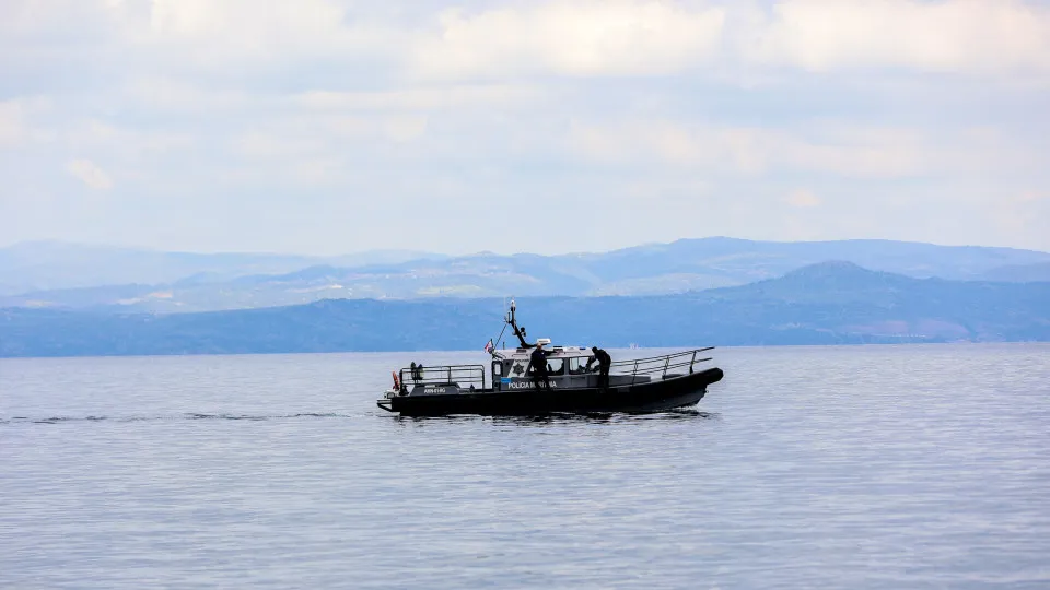 NAUFRÁGIO NO MAR EGEU JUNTO À TURQUIA FAZ 18 MORTOS