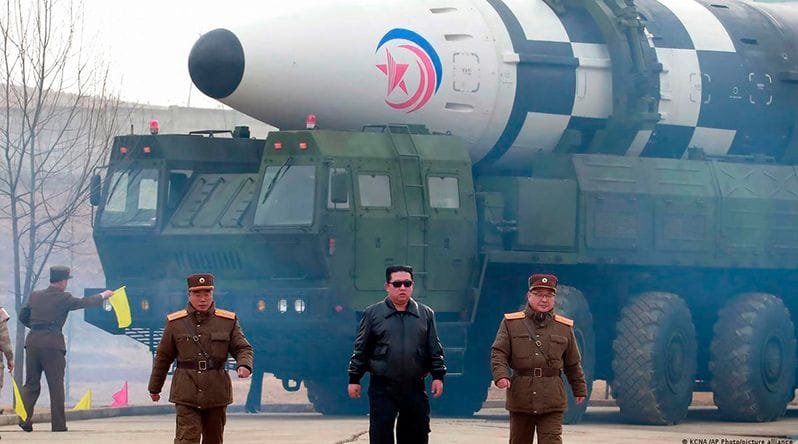 COREIA DO NORTE AFIRMA QUE NÃO ABANDONA ARMAS NUCLEARES SOB PRESSÃO