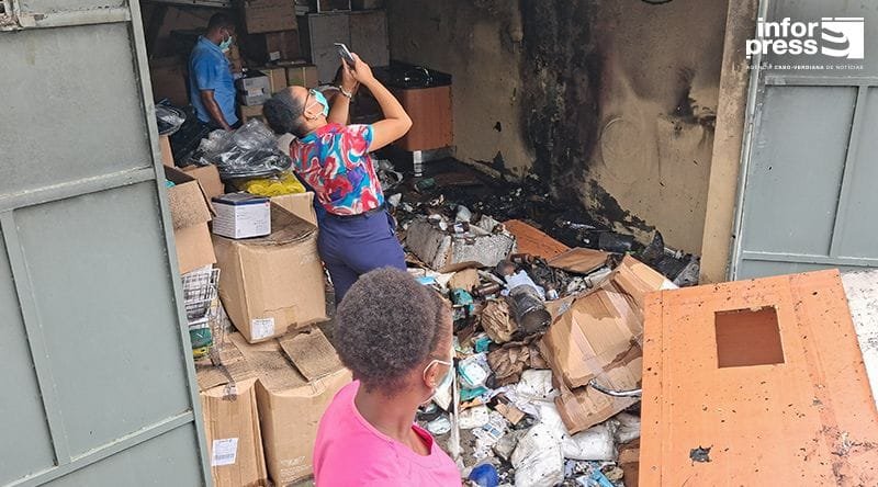SÃO FILIPE: INCÊNDIO NO DEPÓSITO DA DELEGACIA DE SAÚDE DESTRÓI MEDICAMENTOS