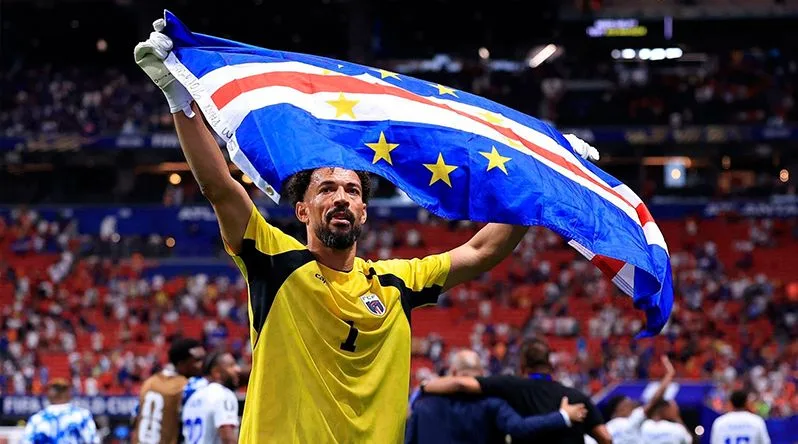 FUTEBOL: VOZINHA ASSINA PELO COLO COLO E VAI JOGAR NO CAMPEÃO CHILENO