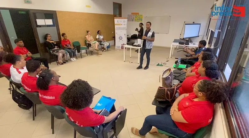 SAL ACOLHE CAMPANHA DE SENSIBILIZAÇÃO PARA PREVENIR E COMBATER A VIOLÊNCIA BASEADA NO GÉNERO