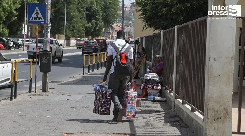 METADE DOS GUINEENSES E CABO-VERDIANOS CONSIDERAM EMIGRAR