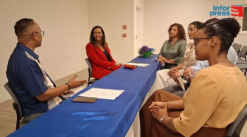 JANIRA QUER ESTAR PRÓXIMA DAS PESSOAS E REFORÇAR FISCALIZAÇÃO PARLAMENTAR