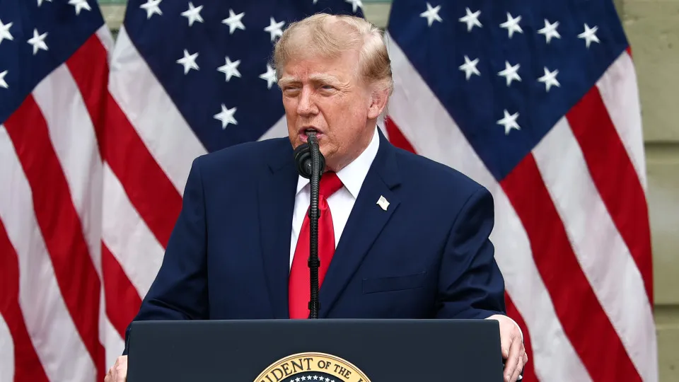 TRUMP DIZ QUE GUERRA COM O IRÃO “NÃO DEMORARÁ MUITO” A TERMINAR